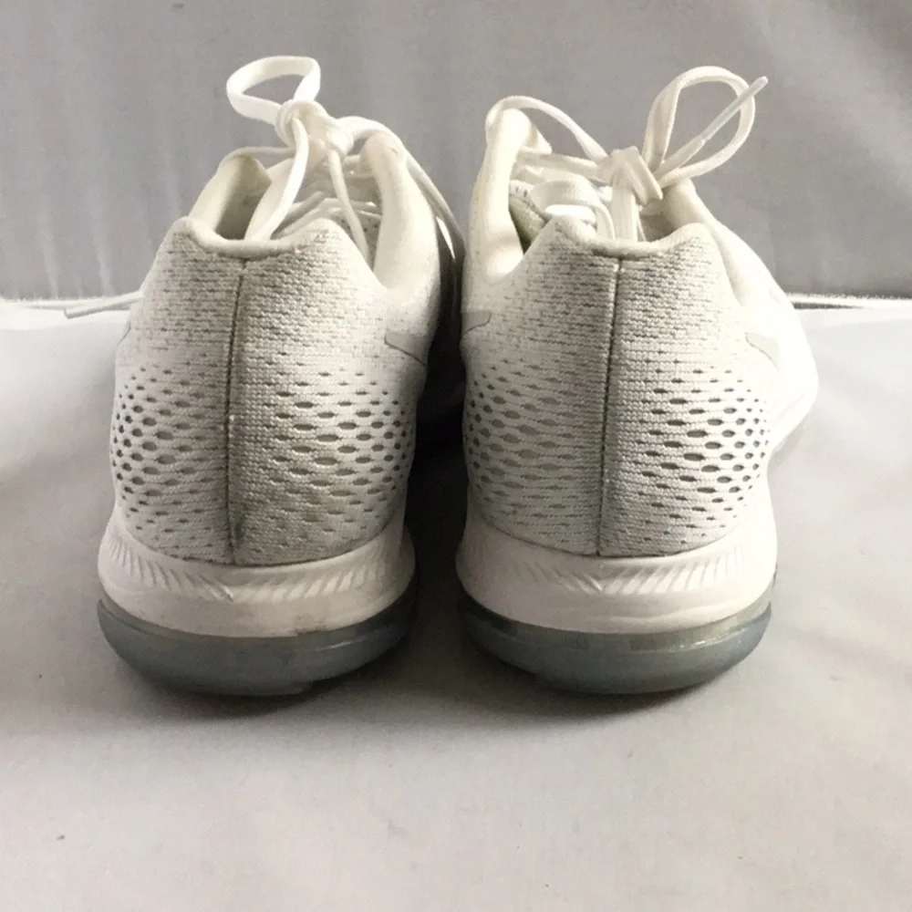 NIKE SHOES FOR WOMEN.